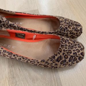 Leopard ballet flats